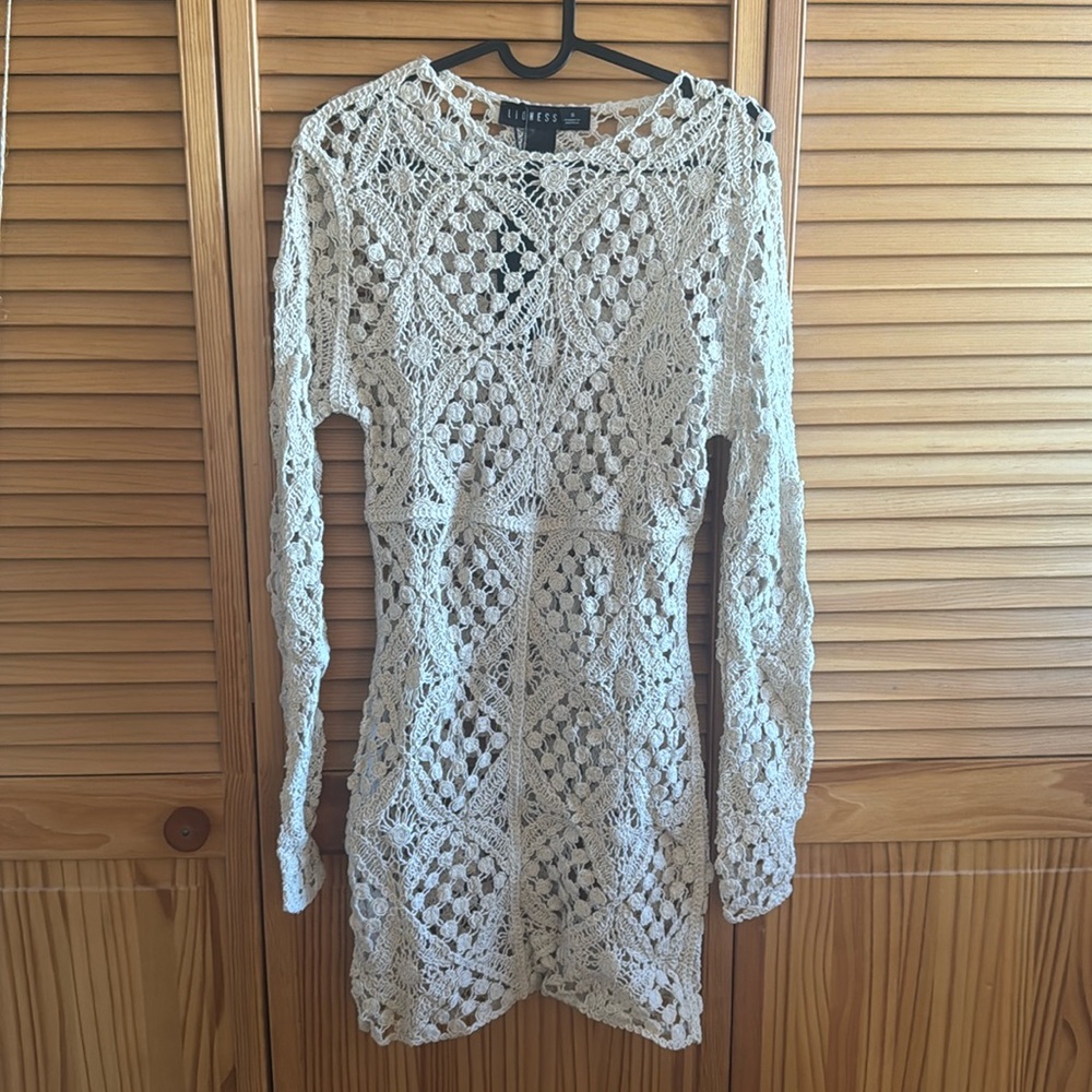 Lioness crochet coverup